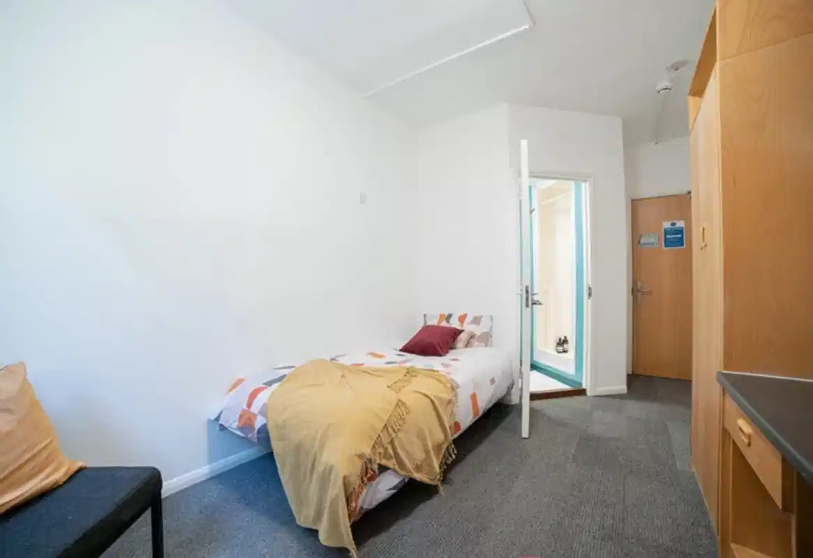 Standard Rooms - Kitchen?w=400&h=260&fit=crop&q=40&auto=format&trim=auto