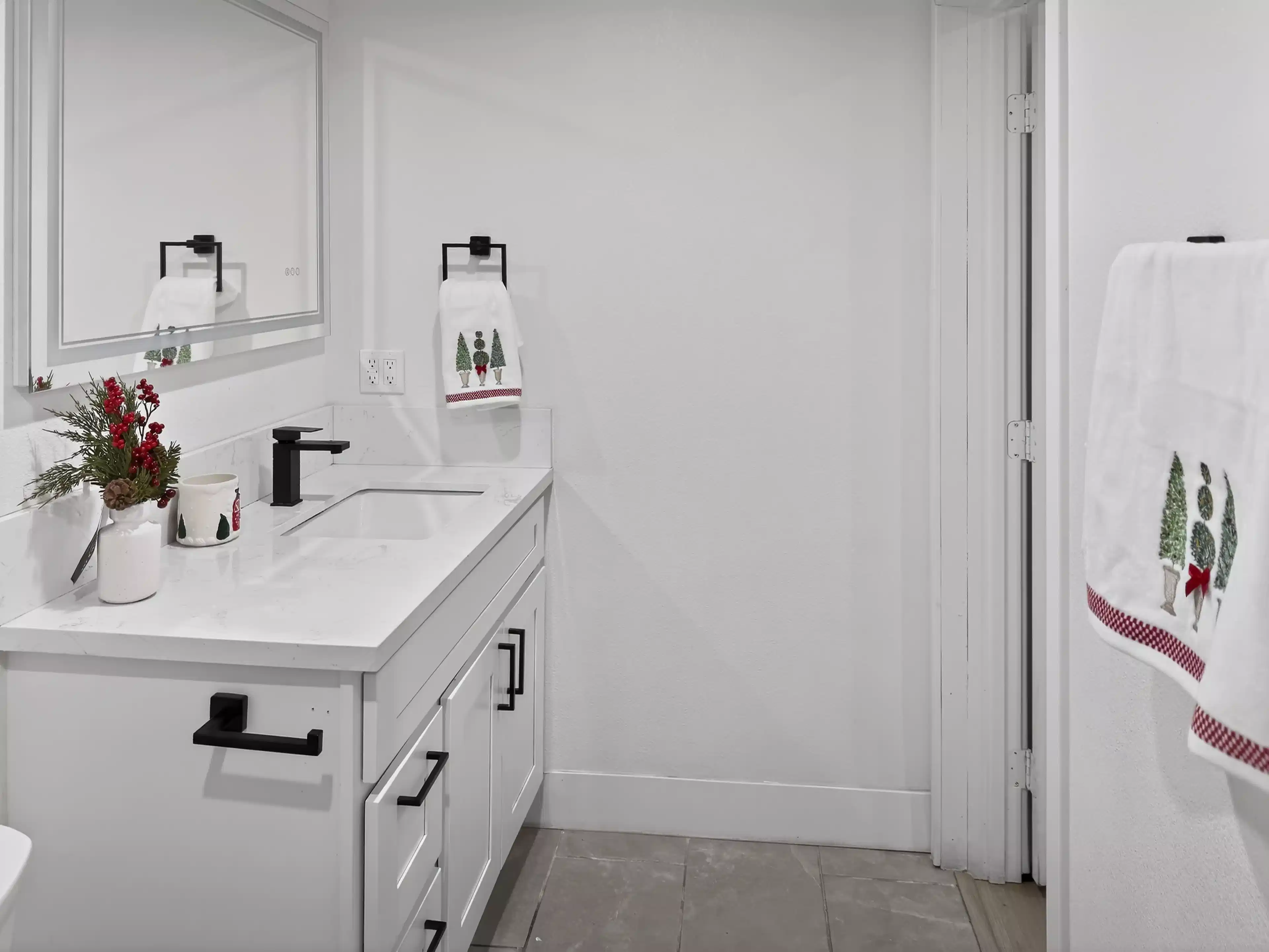 2013 Raymond Ave, Los Angeles - Los Angeles, California, United States - Bathroom