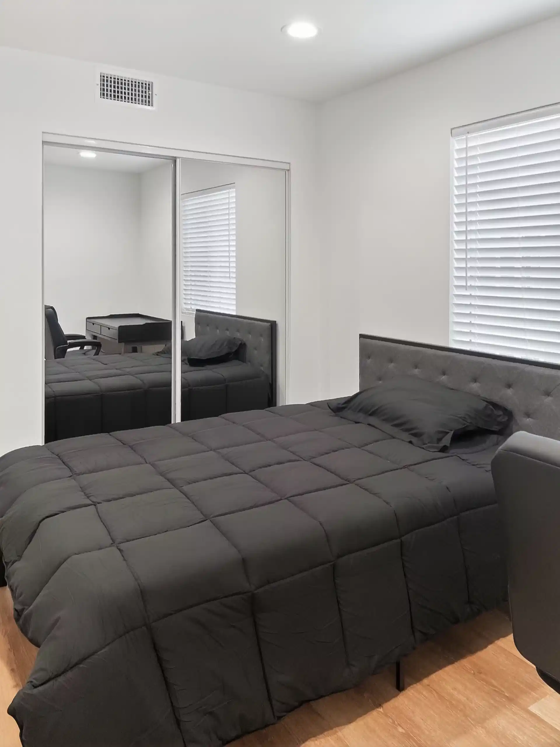 3507 S Budlong Ave, Los Angeles - Los Angeles, California, United States - Bedroom