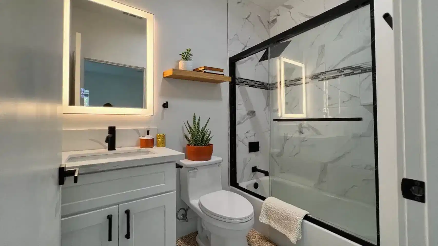 1151 W 37th Dr, Los Angeles - Los Angeles, California, United States - Bathroom