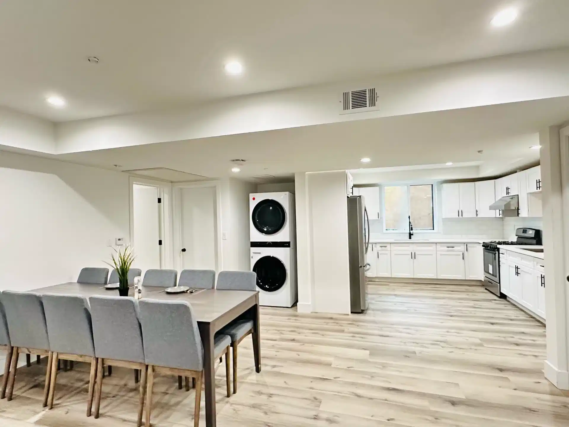 1530 W 37th St, Los Angeles - Los Angeles, California, United States - Amenities