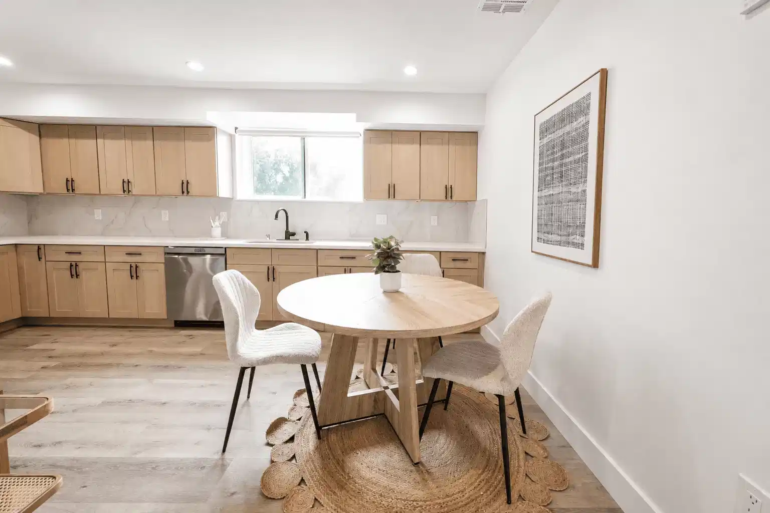 1167 W 37th Pl, Los Angeles - Los Angeles, California, United States - Amenities