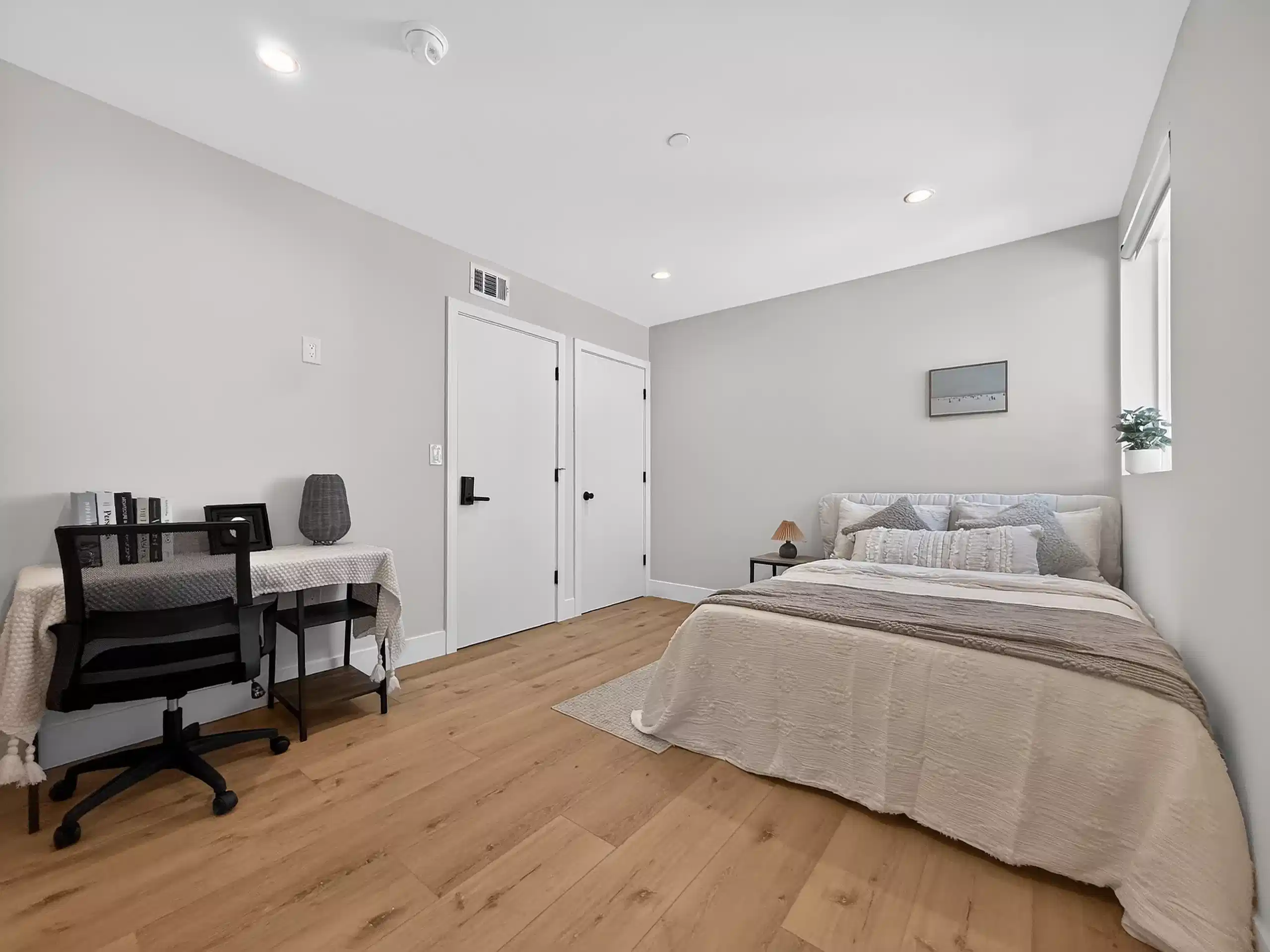 1223 W 37th Dr, Los Angeles - Los Angeles, California, United States - Bedroom