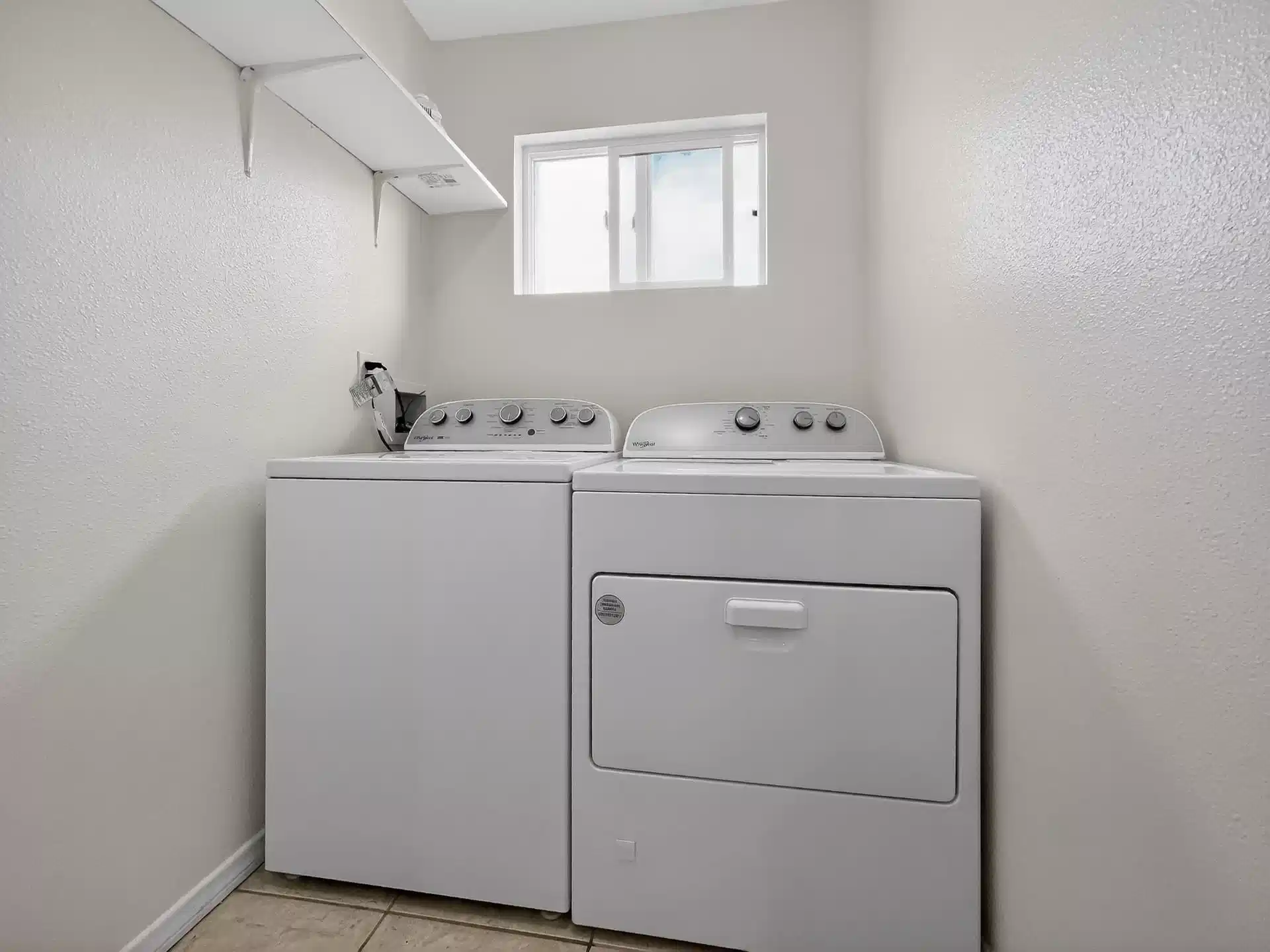 3509 S Budlong Ave, Los Angeles - Los Angeles, California, United States - Amenities