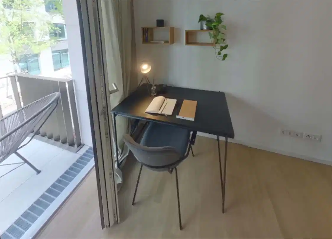 Common Area?w=400&h=260&fit=crop&q=40&auto=format&trim=auto