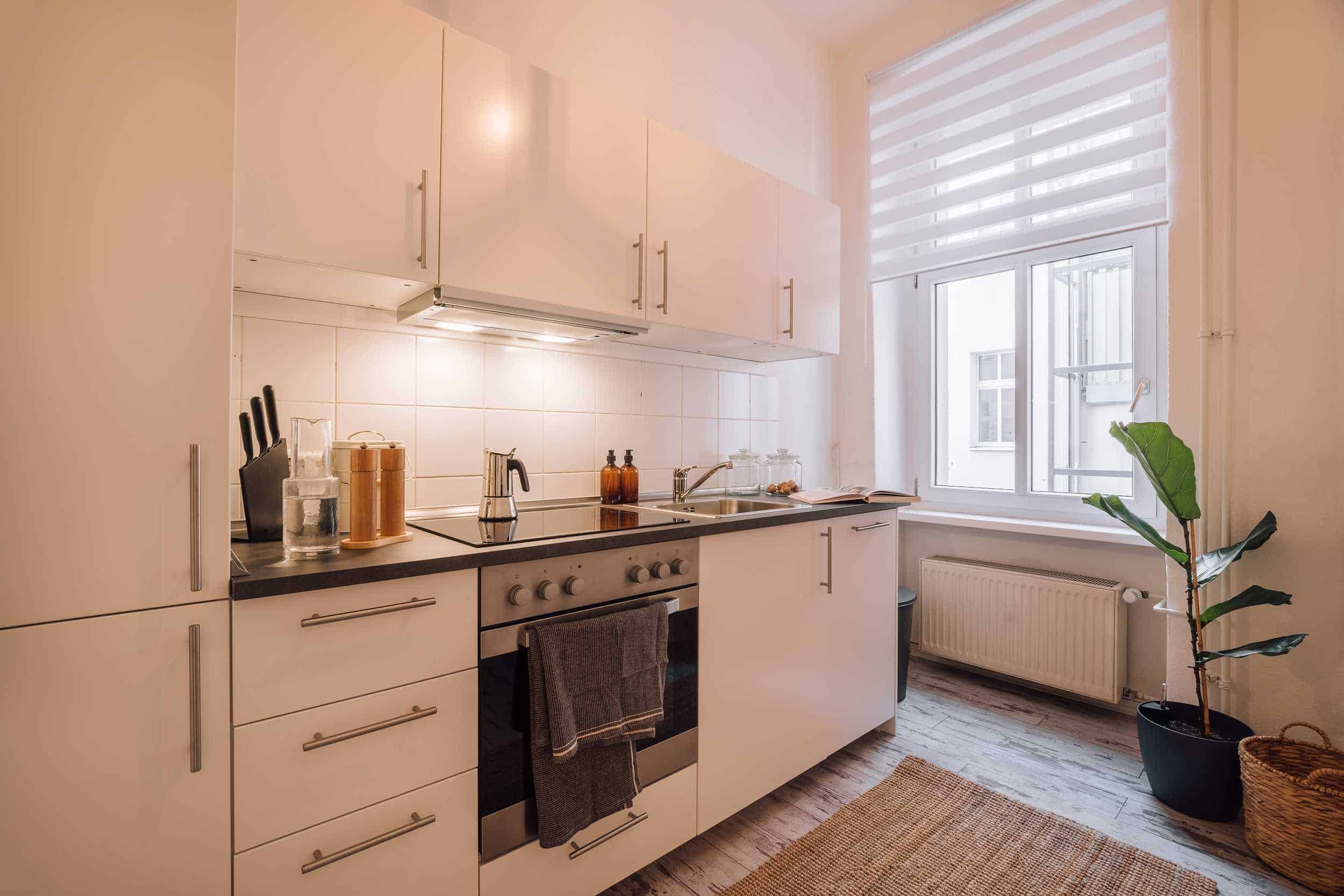 Common Area?w=400&h=260&fit=crop&q=40&auto=format&trim=auto