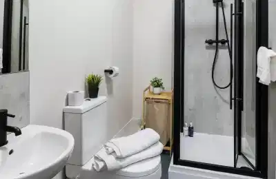 Lyon Street Terrace, Dundee - Dundee, Scotland, United Kingdom - Bathroom