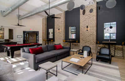 Amenities?w=400&h=260&fit=crop&q=40&auto=format&trim=auto