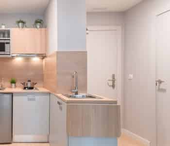 Exterior?w=400&h=260&fit=crop&q=40&auto=format&trim=auto