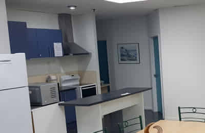 8 Bedroom 3 Bathroom Apartment - Amenities?w=400&h=260&fit=crop&q=40&auto=format&trim=auto