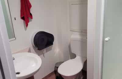 Luau Mount 8B, Auckland - Auckland, New Zealand - 5 Bedroom : 2 Bathroom - Bathroom