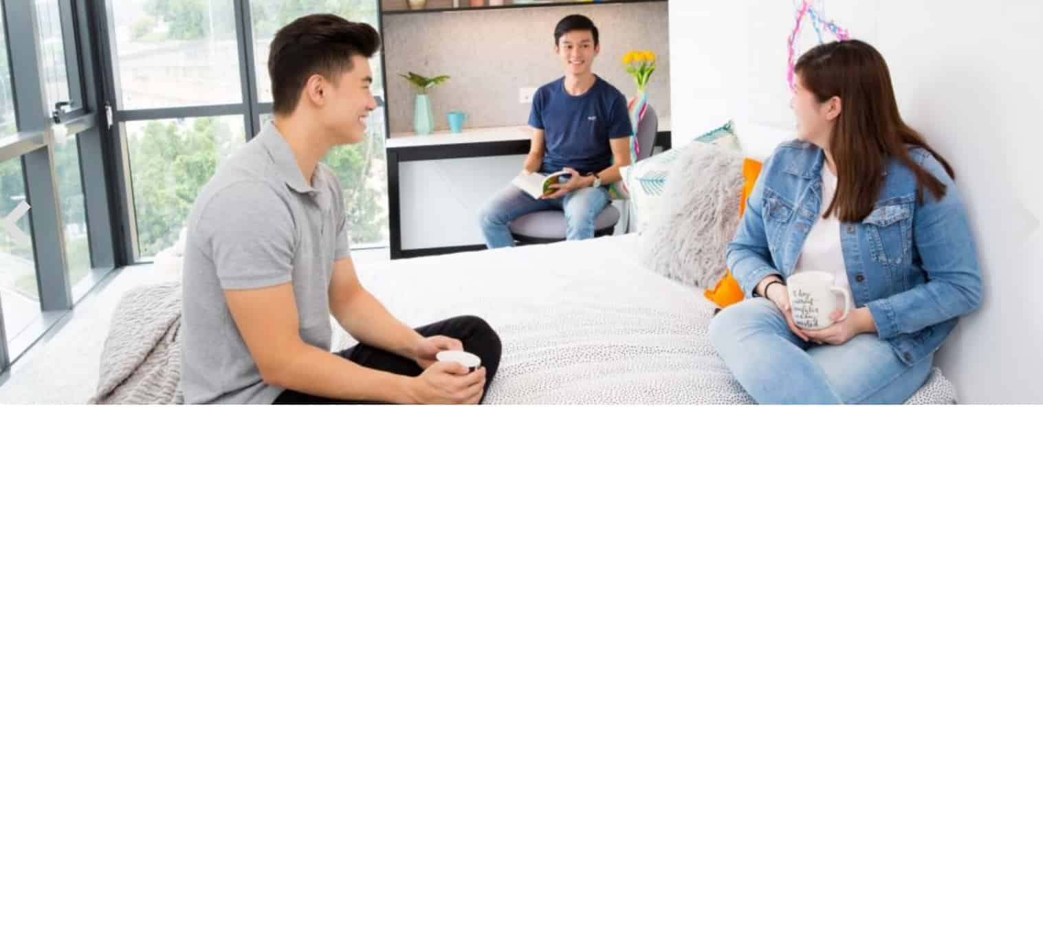 Common Area?w=400&h=260&fit=crop&q=40&auto=format&trim=auto