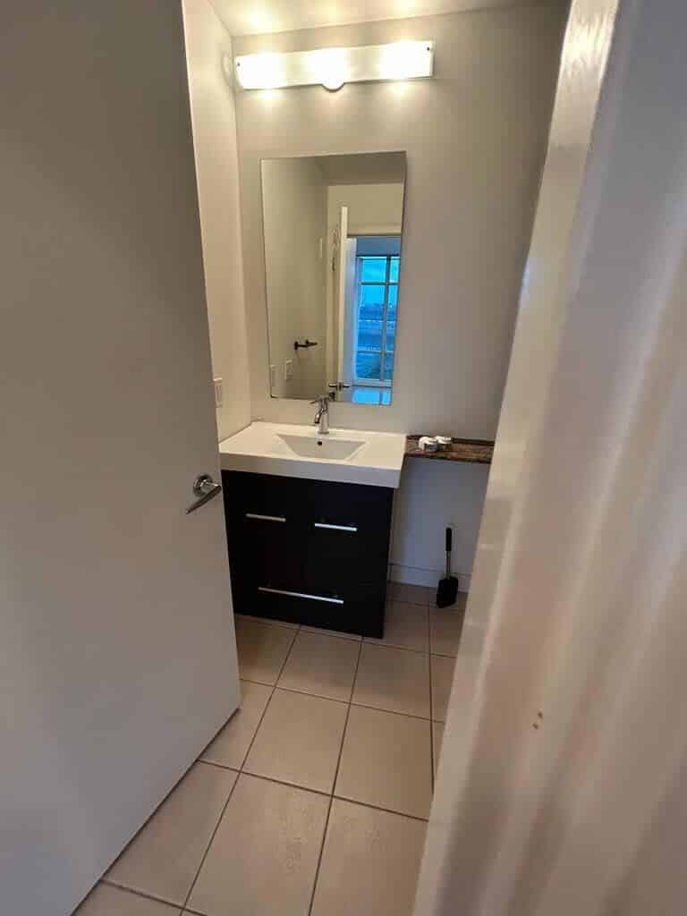 Amenities?w=400&h=260&fit=crop&q=40&auto=format&trim=auto