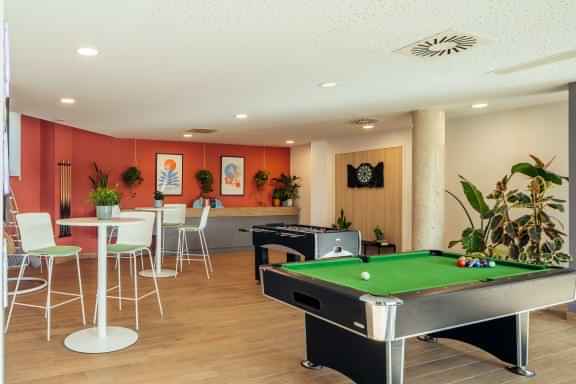 Platina, Salamanca - Salamanca, Castile and León, Spain - Amenities