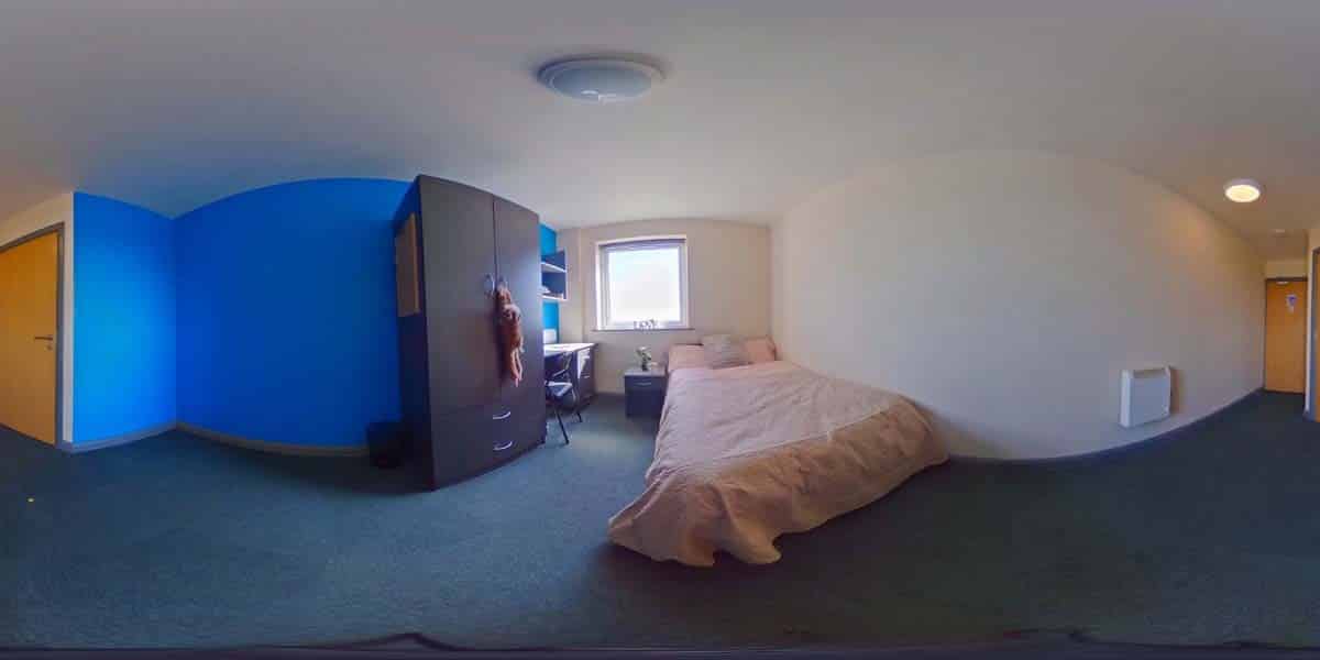 Exterior?w=400&h=260&fit=crop&q=40&auto=format&trim=auto