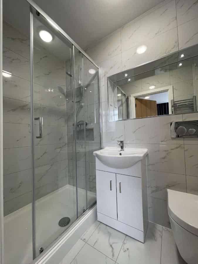 Northfield Avenue W5, London - London, England, United Kingdom - Self Contained Room - Bathroom