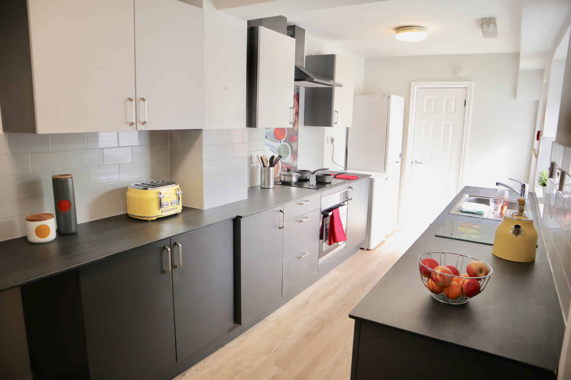 Belgrave Road L17, Liverpool - Liverpool, England, United Kingdom - Five Bedroom Student House - Kitchen