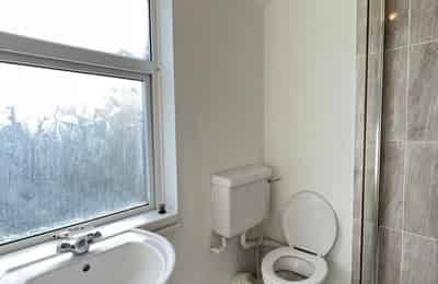 5 Bedroom Apartment - Kitchen?w=400&h=260&fit=crop&q=40&auto=format&trim=auto