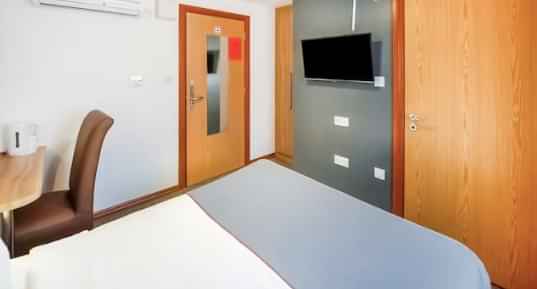 Northbrook Road IG1, Ilford - London, England, United Kingdom - Studio - Amenities