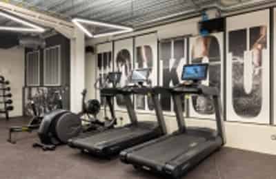 Western Ave W3, London - London, England, United Kingdom - Amenities