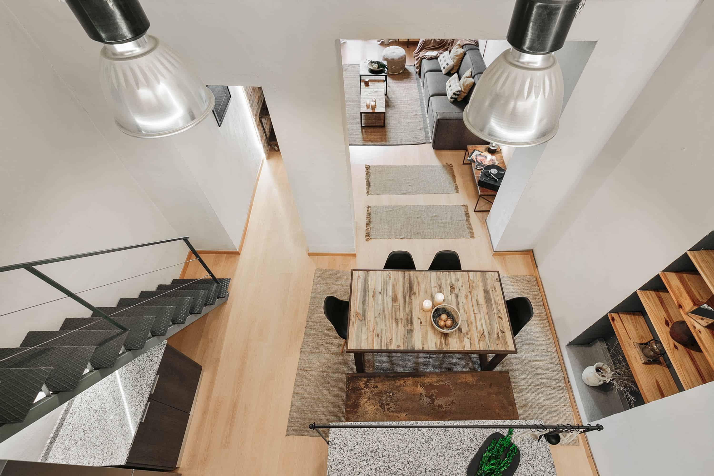 Common Area?w=400&h=260&fit=crop&q=40&auto=format&trim=auto