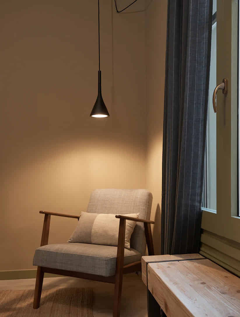 Exterior?w=400&h=260&fit=crop&q=40&auto=format&trim=auto