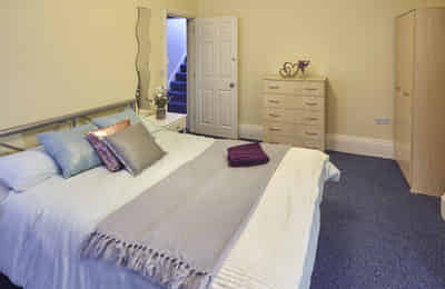 St John's Road EX1, Exeter - Exeter, England, United Kingdom - 6 Bedroom Apartment - Bedroom