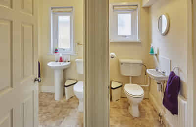 6 Bedroom Apartment - Bedroom?w=400&h=260&fit=crop&q=40&auto=format&trim=auto