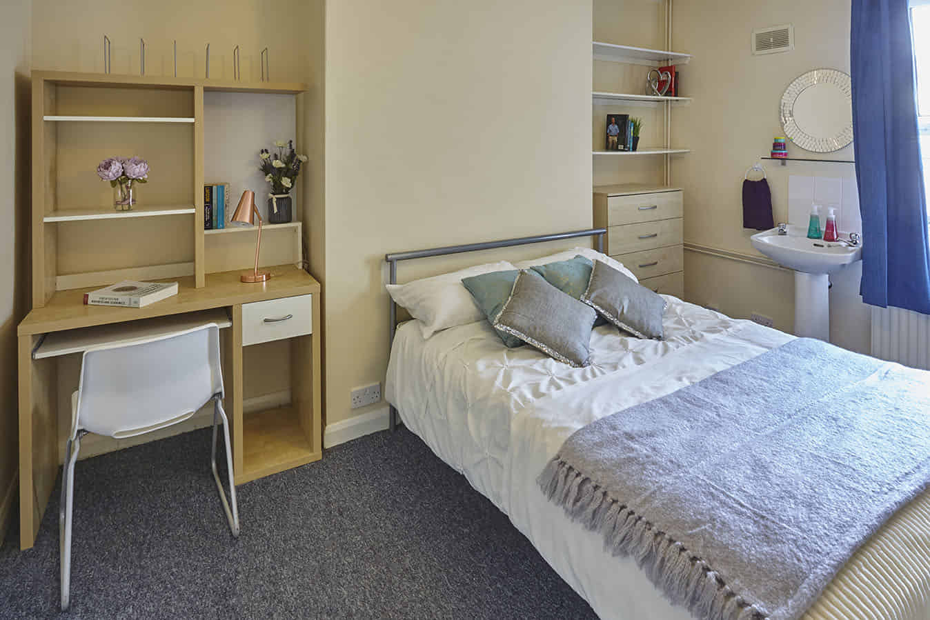 Homefield Road EX1, Exeter - Exeter, England, United Kingdom - 7 Bedroom Apartment - Bedroom