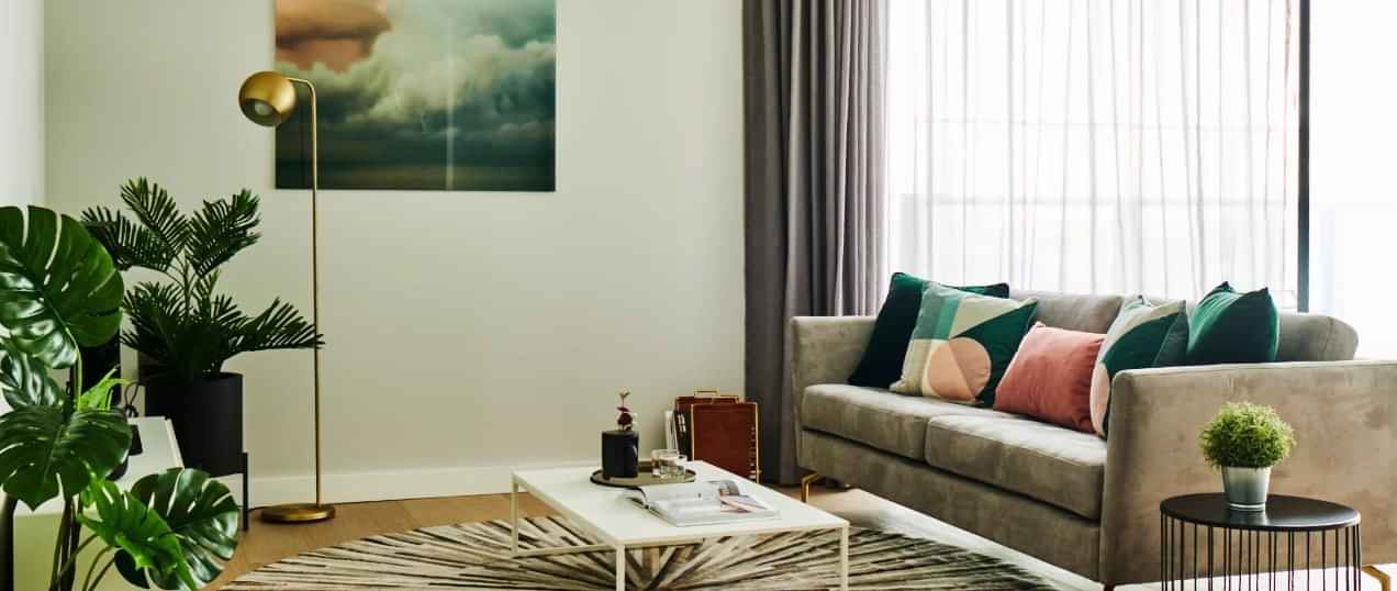 Exterior?w=400&h=260&fit=crop&q=40&auto=format&trim=auto