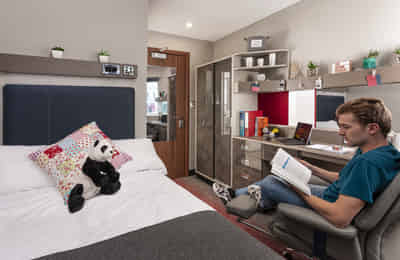 Amenities?w=400&h=260&fit=crop&q=40&auto=format&trim=auto