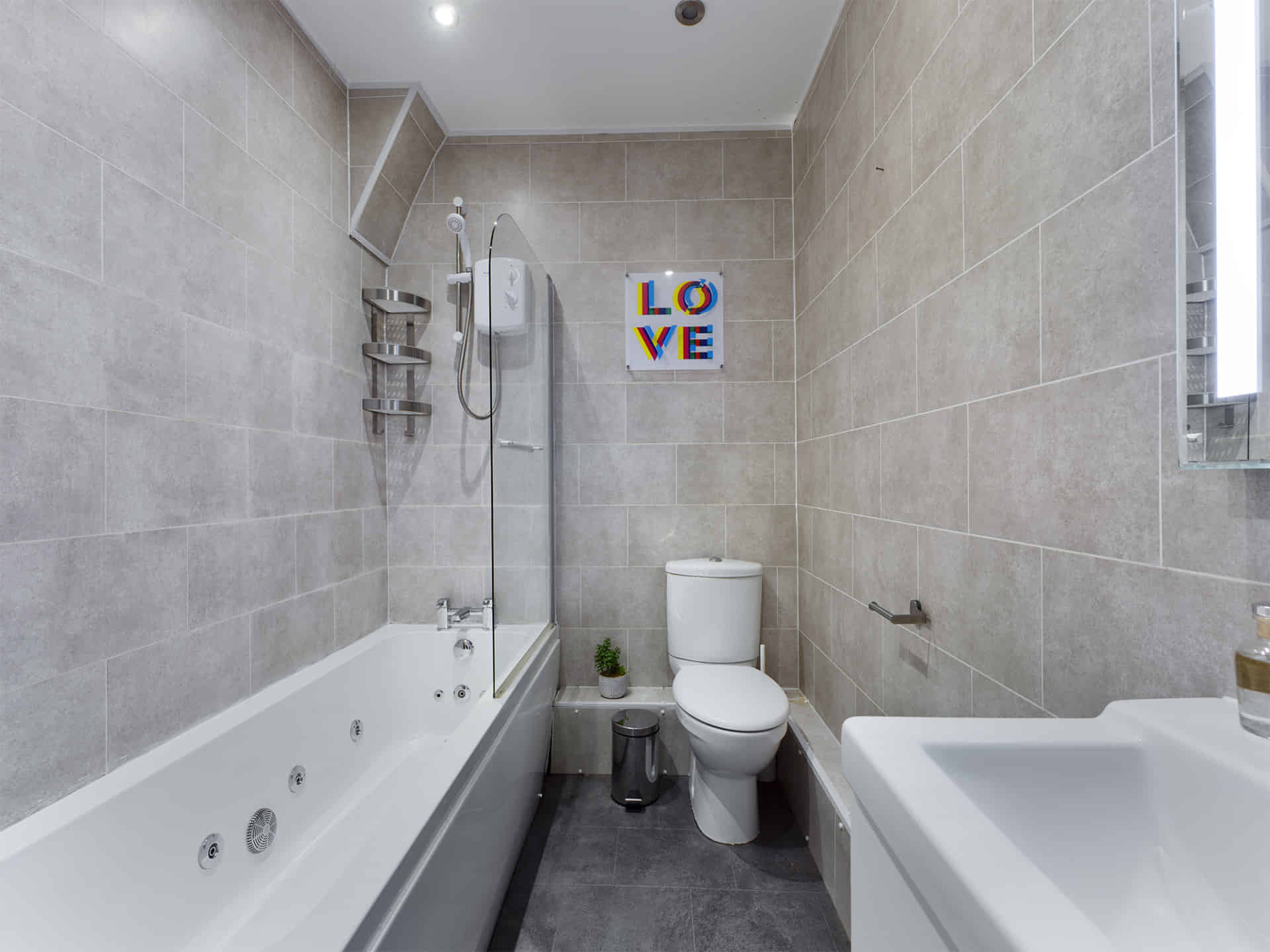 Edinburgh Road L7, Liverpool - Liverpool, England, United Kingdom - Ensuite - Bathroom