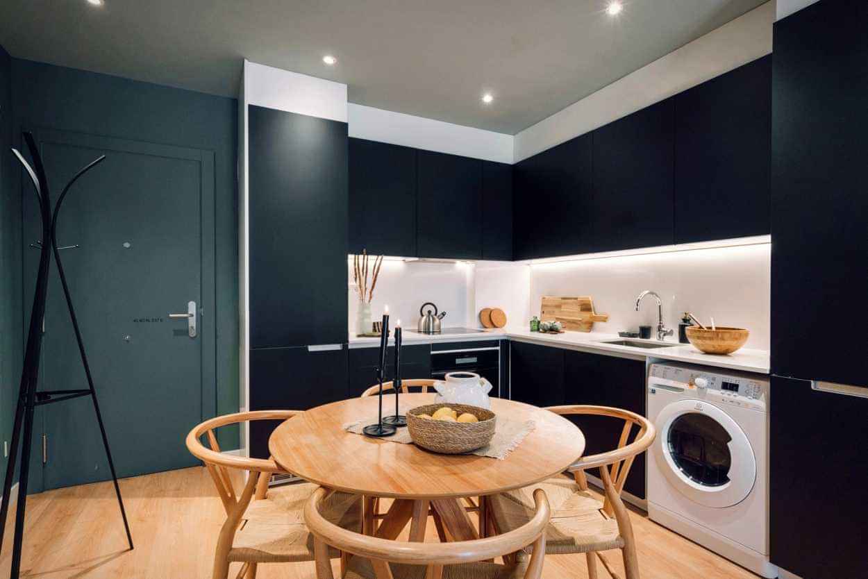 Exterior?w=400&h=260&fit=crop&q=40&auto=format&trim=auto