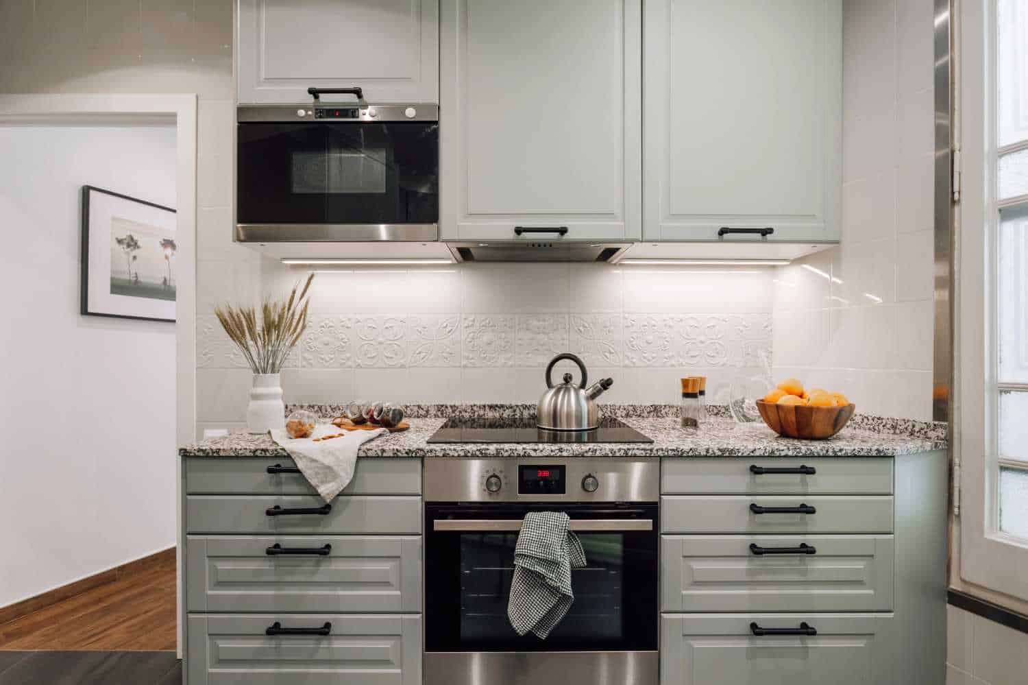 Exterior?w=400&h=260&fit=crop&q=40&auto=format&trim=auto