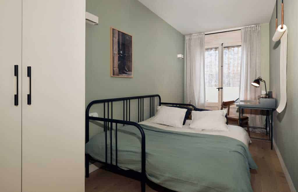 Amenities?w=400&h=260&fit=crop&q=40&auto=format&trim=auto