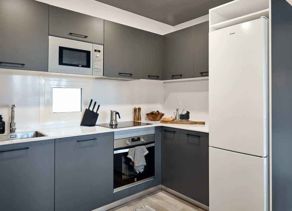 Common Area?w=400&h=260&fit=crop&q=40&auto=format&trim=auto