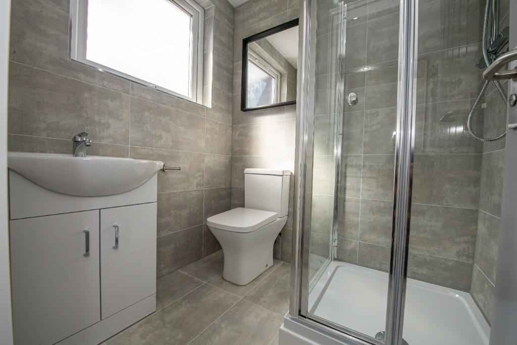 Common Area?w=400&h=260&fit=crop&q=40&auto=format&trim=auto