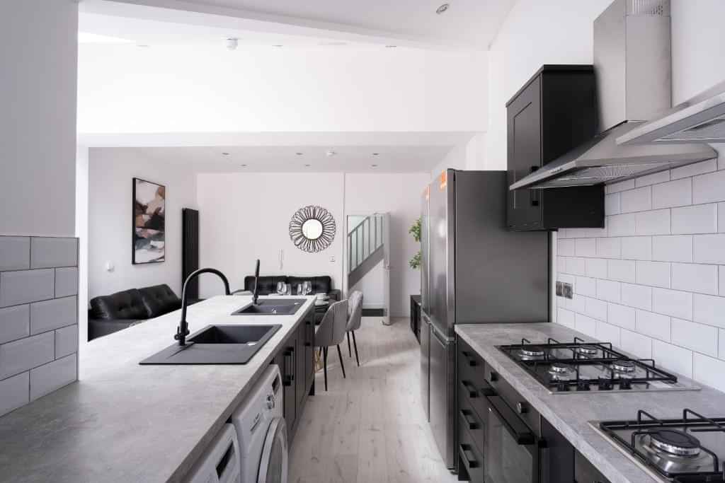 Pennell Street LN5, Lincoln - Lincoln, England, United Kingdom - 6 Bedroom 6 Bathroom Student House - Kitchen