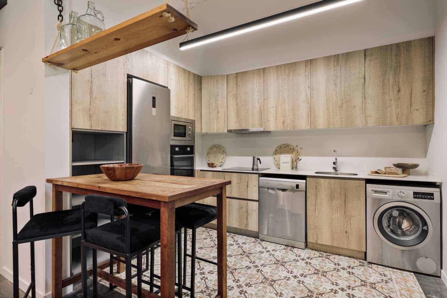 Exterior?w=400&h=260&fit=crop&q=40&auto=format&trim=auto