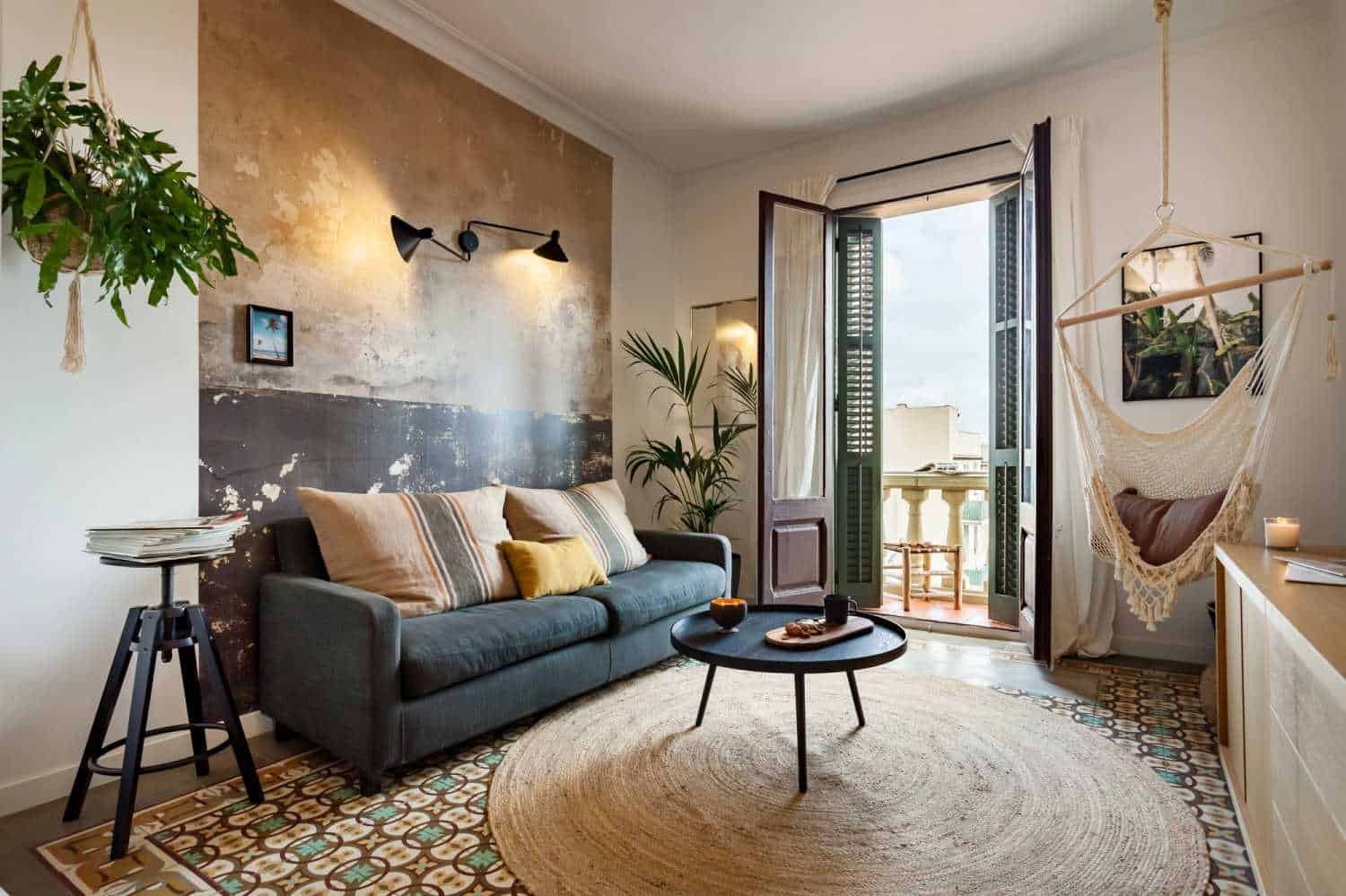 Exterior?w=400&h=260&fit=crop&q=40&auto=format&trim=auto