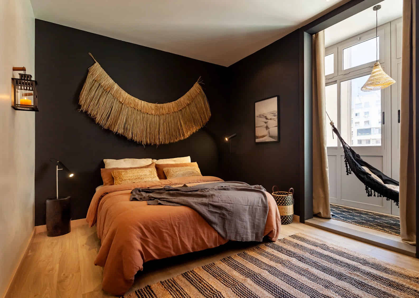 Exterior?w=400&h=260&fit=crop&q=40&auto=format&trim=auto