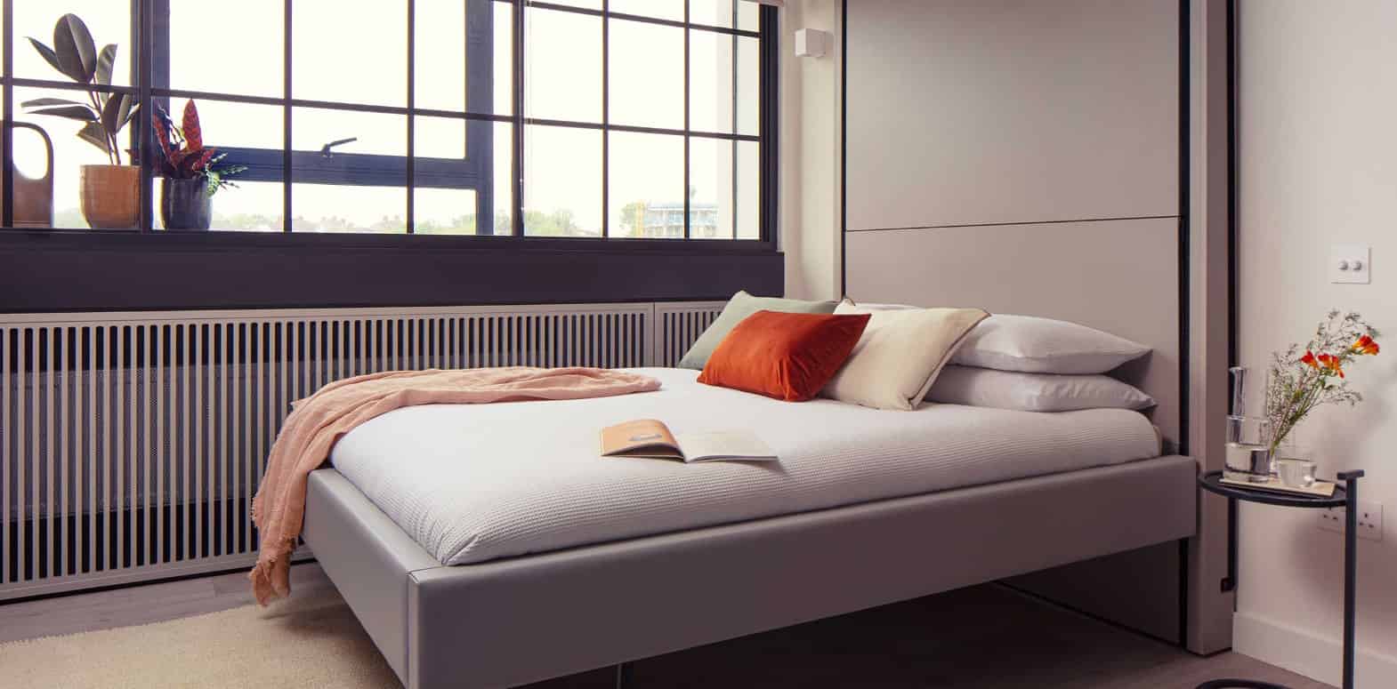 Exterior?w=400&h=260&fit=crop&q=40&auto=format&trim=auto