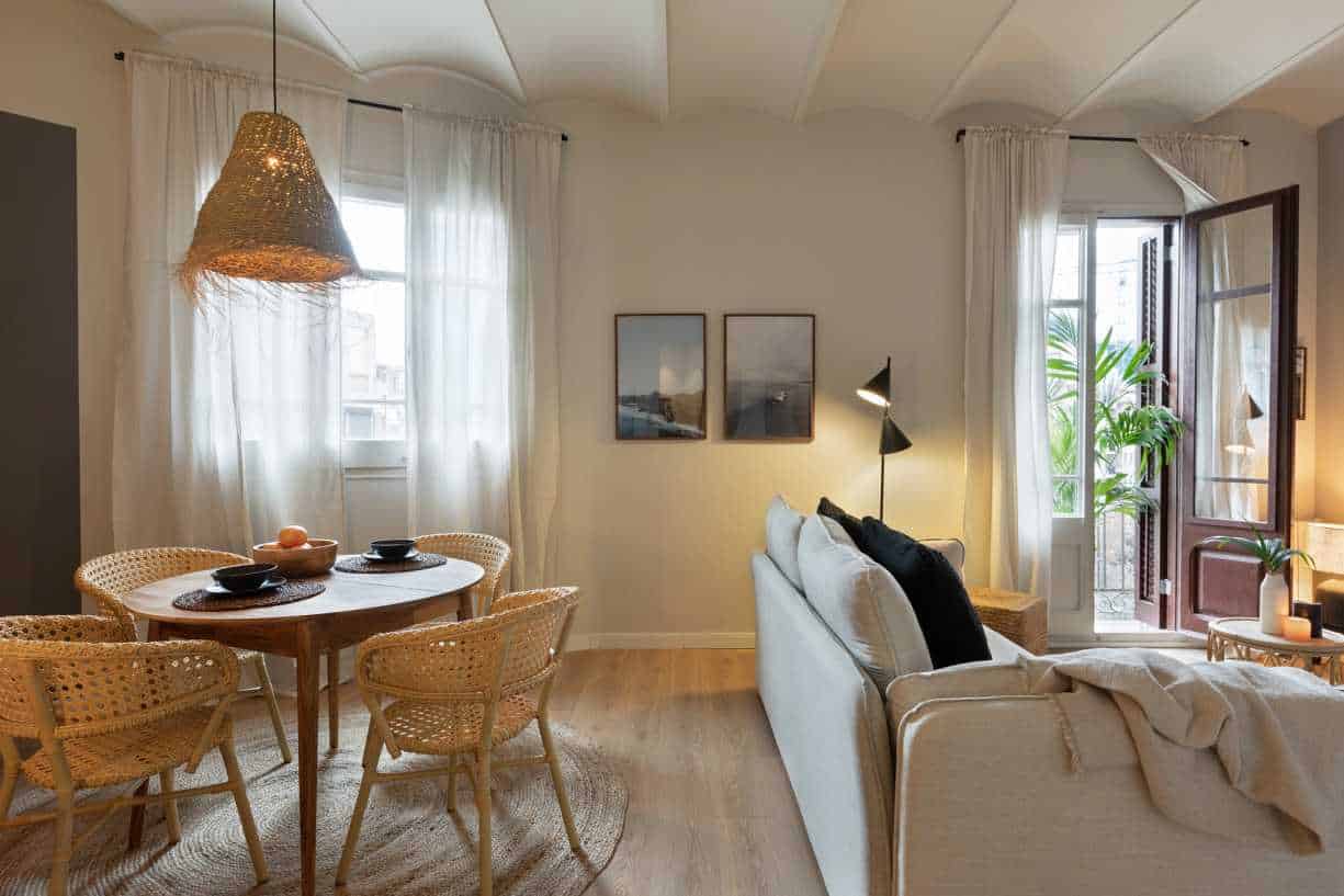 Common Area?w=400&h=260&fit=crop&q=40&auto=format&trim=auto