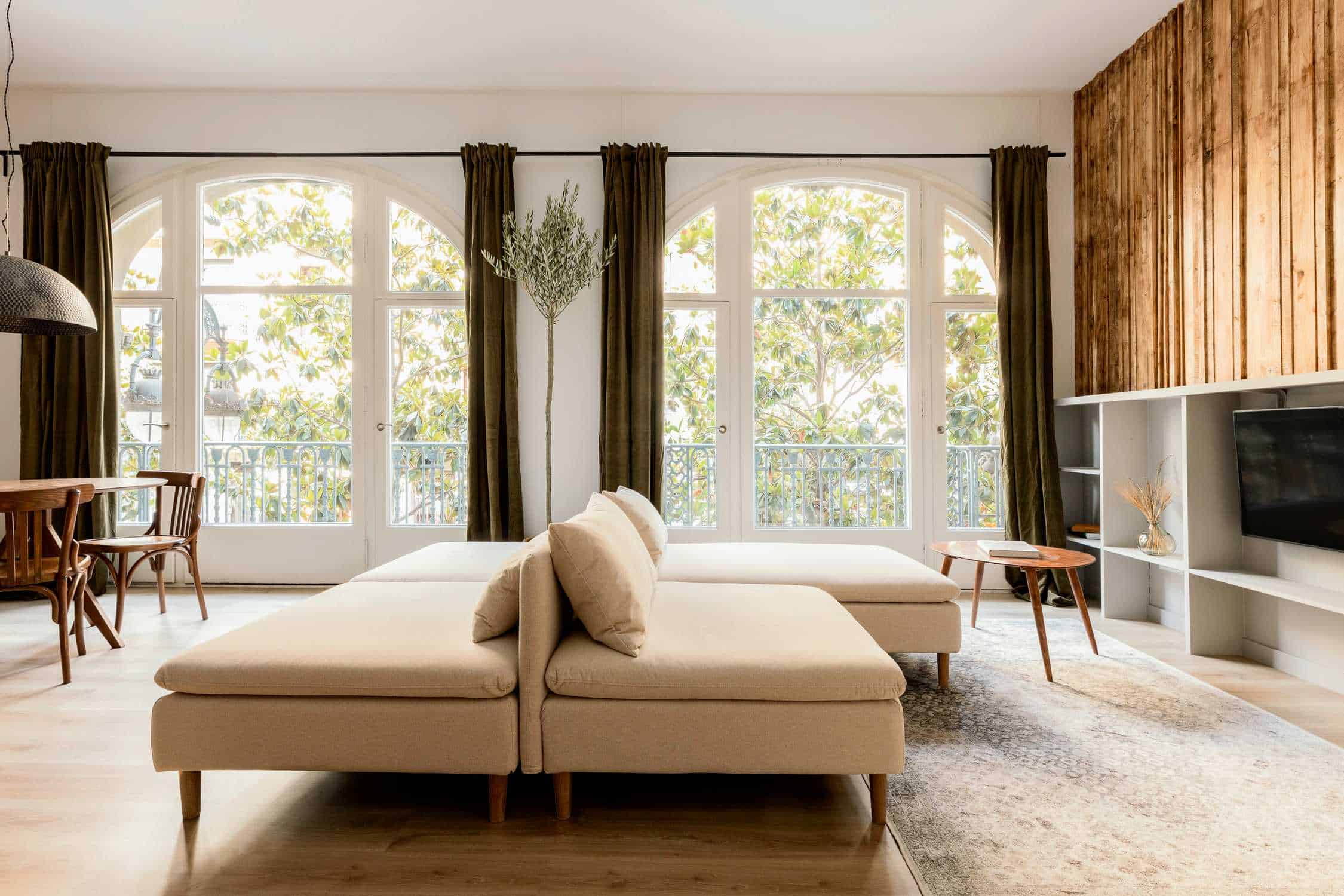 Amenities?w=400&h=260&fit=crop&q=40&auto=format&trim=auto