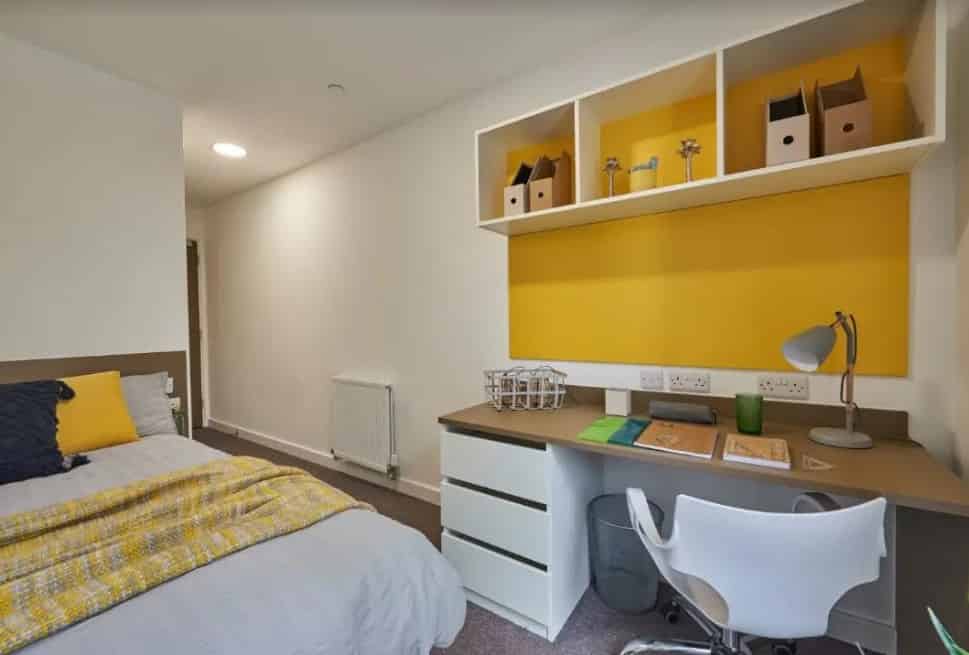 Amenities?w=400&h=260&fit=crop&q=40&auto=format&trim=auto