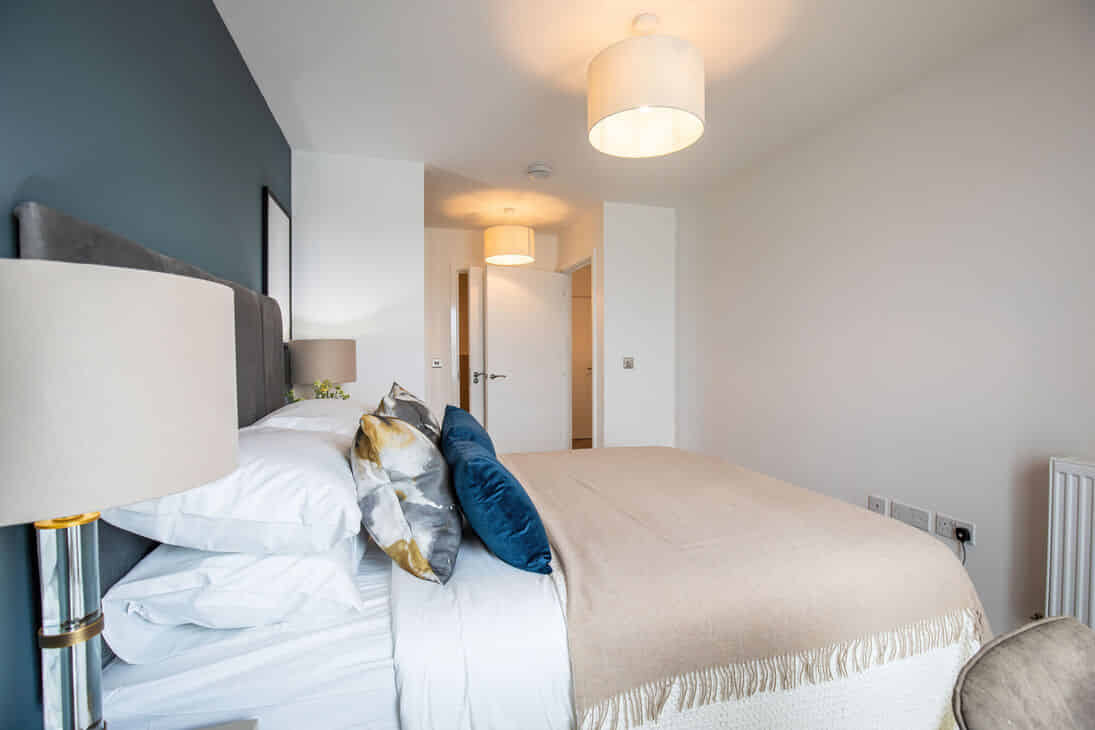 Common Area?w=400&h=260&fit=crop&q=40&auto=format&trim=auto