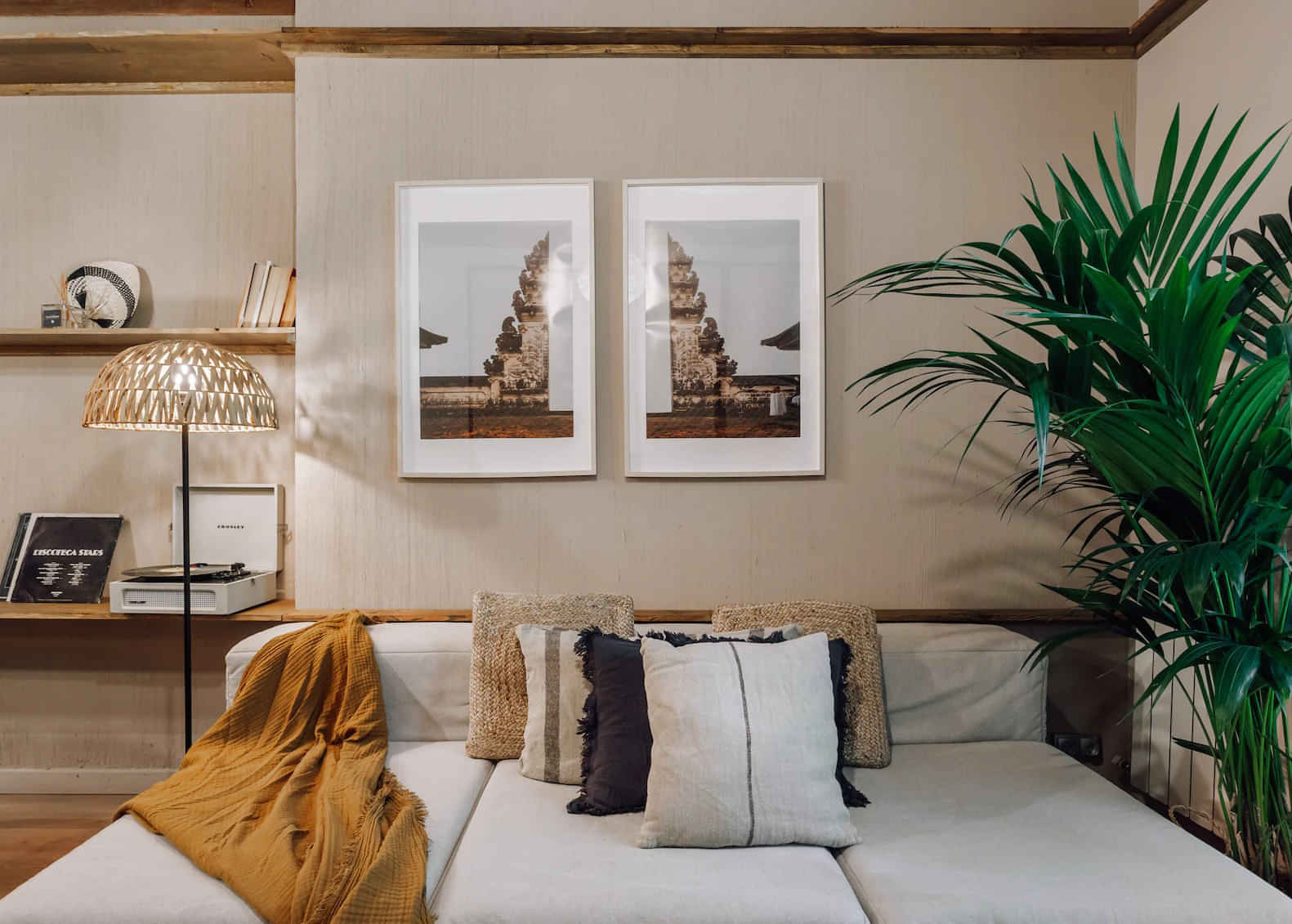 Common Area?w=400&h=260&fit=crop&q=40&auto=format&trim=auto