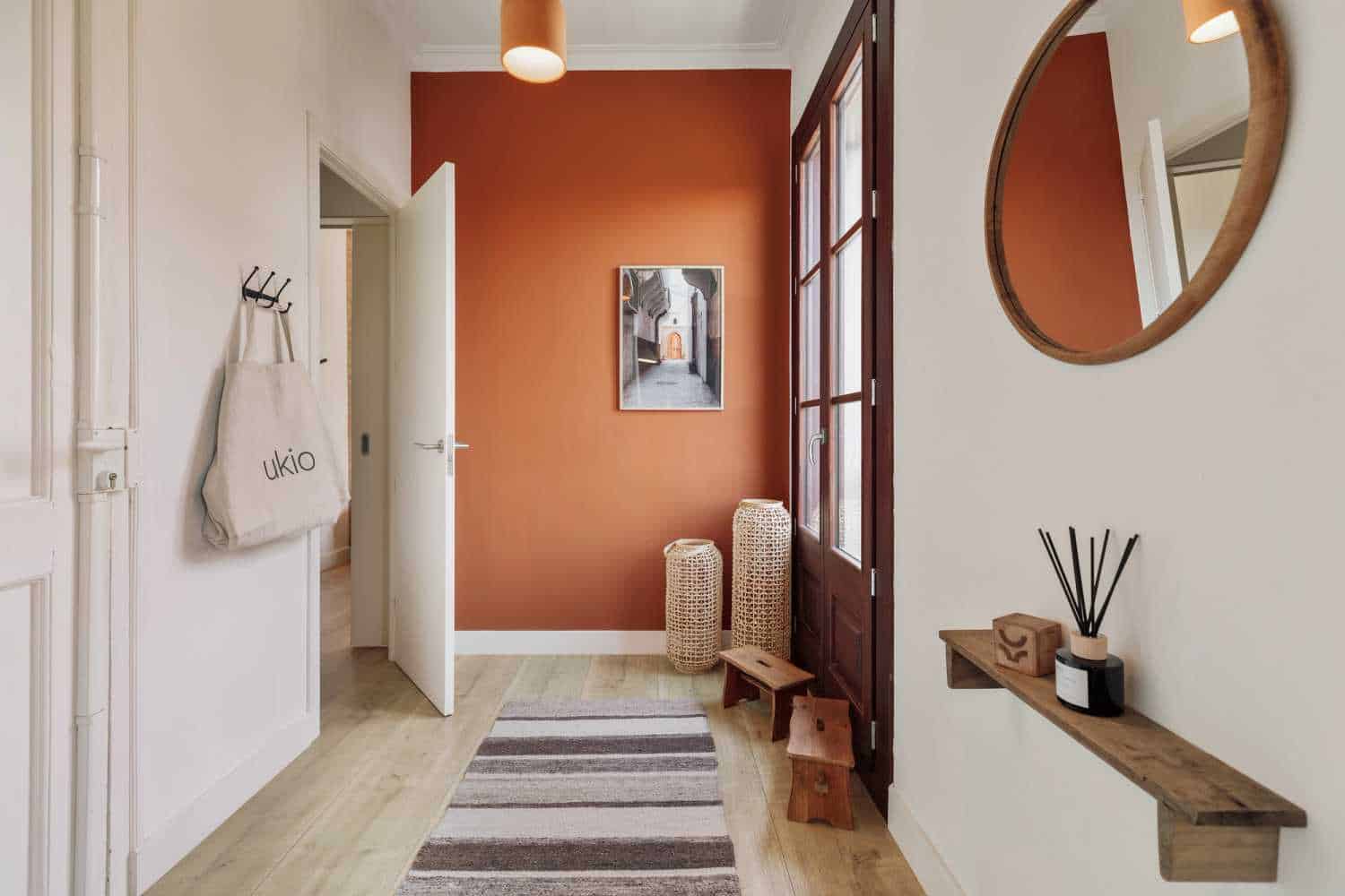 Exterior?w=400&h=260&fit=crop&q=40&auto=format&trim=auto