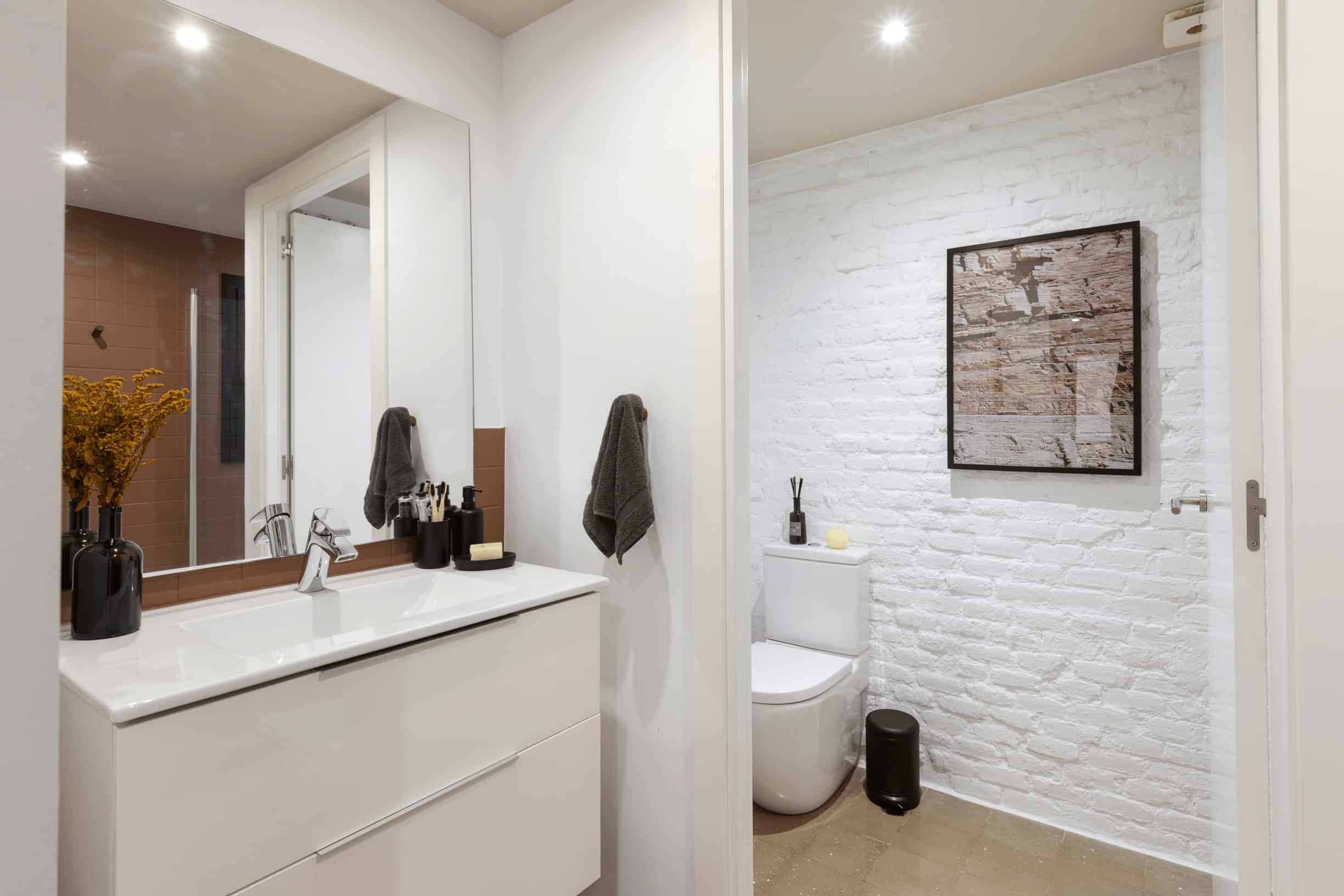 Common Area?w=400&h=260&fit=crop&q=40&auto=format&trim=auto