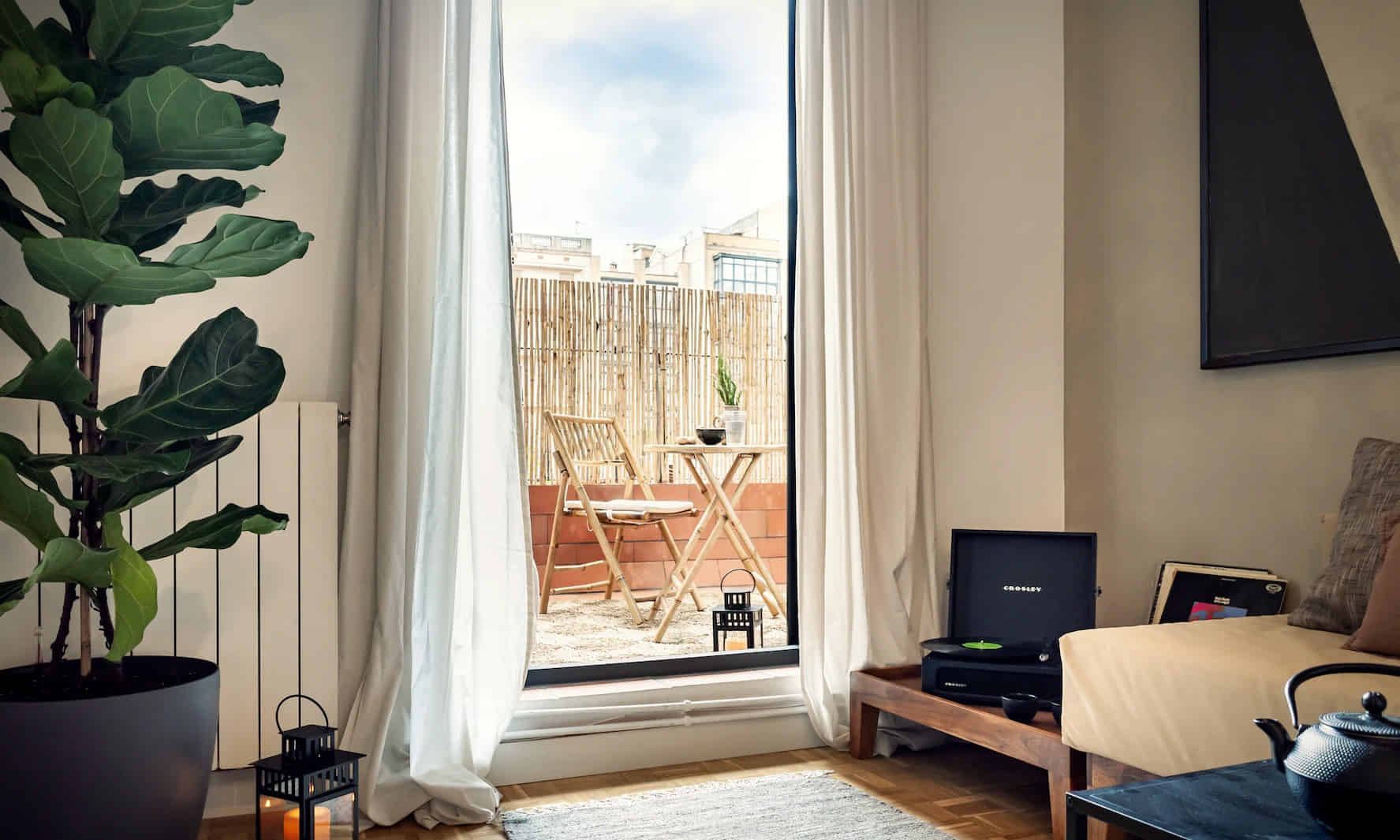 Akita, Barcelona - Barcelona, Spain - Amenities